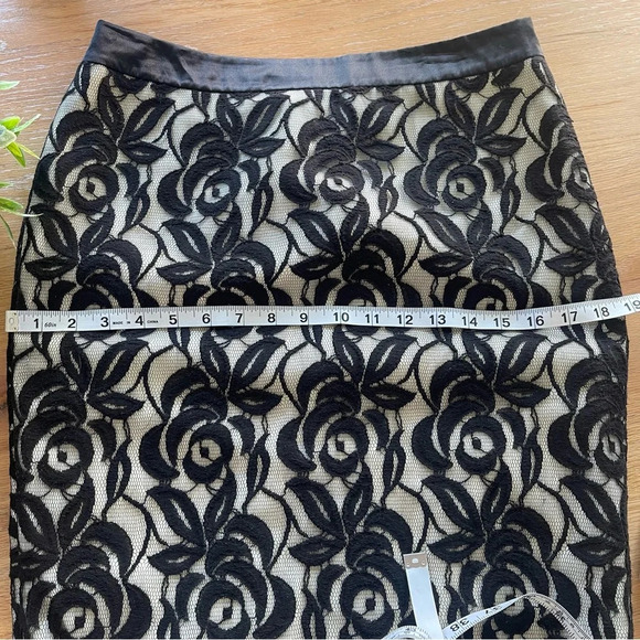 Ann Taylor 6 Black White Lace Pencil Knee Length Skirt Formal Cocktail Business - Picture 9 of 10